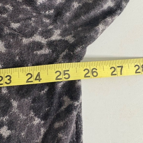 a.n.a Plus Size animal Print Sweater - Picture 10 of 11